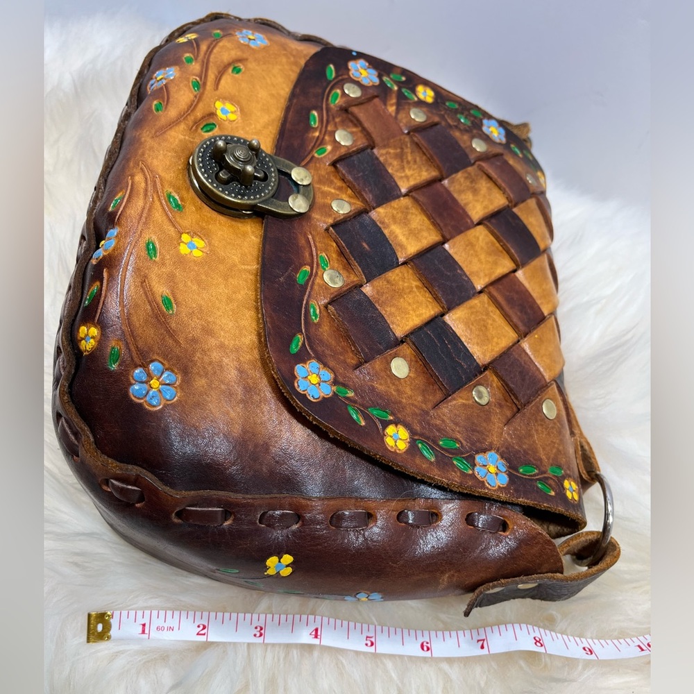 Gift
Vintage RARE Authentic 1970 Hand painted Tooled Leather Crossbody - Picture 9 of 17